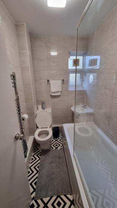2 Bedroom Apartment In Kennington لندن المظهر الخارجي الصورة