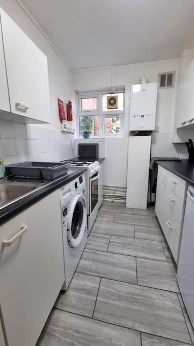 2 Bedroom Apartment In Kennington لندن المظهر الخارجي الصورة