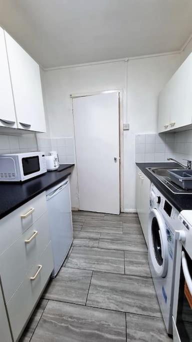 2 Bedroom Apartment In Kennington لندن المظهر الخارجي الصورة